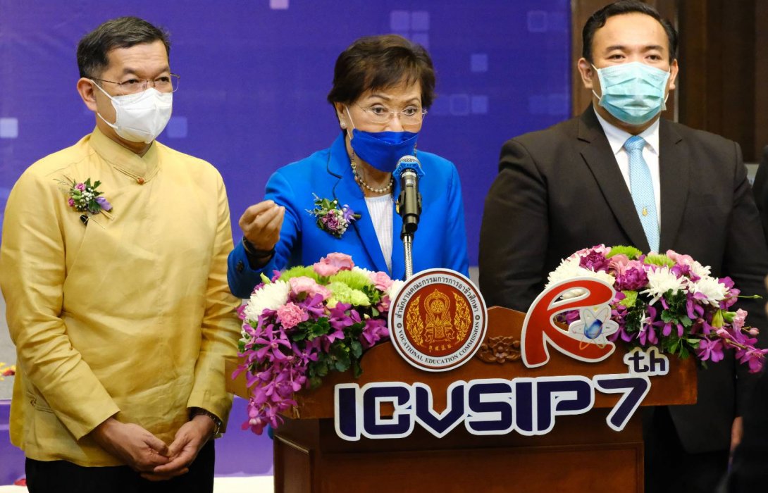ดัน “อาชีวะ” ปั้นกำลังคนสู่ศตวรรษ 21 ดึง 6 ประเทศโชว์ผลงานโครงการฐานวิทย์ฯ 