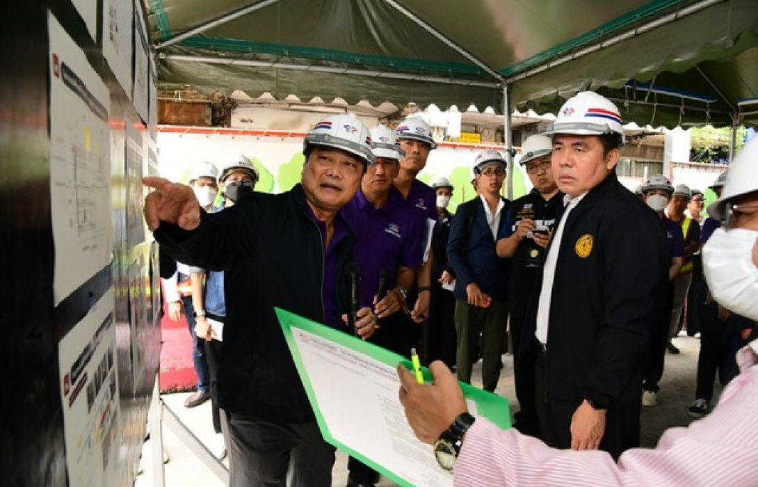 “สุรพงษ์” ลงพื้นที่เช็กความคืบหน้าการก่อสร้างรถไฟฟ้าสีม่วงใต้ 
