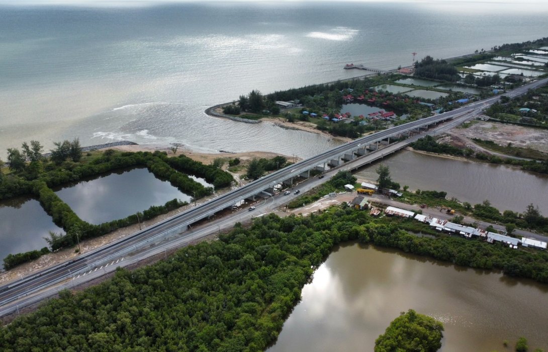เปิดใช้แล้ว! สะพานทางหลวงหมายเลข 4013 จ.นครศรีฯ
