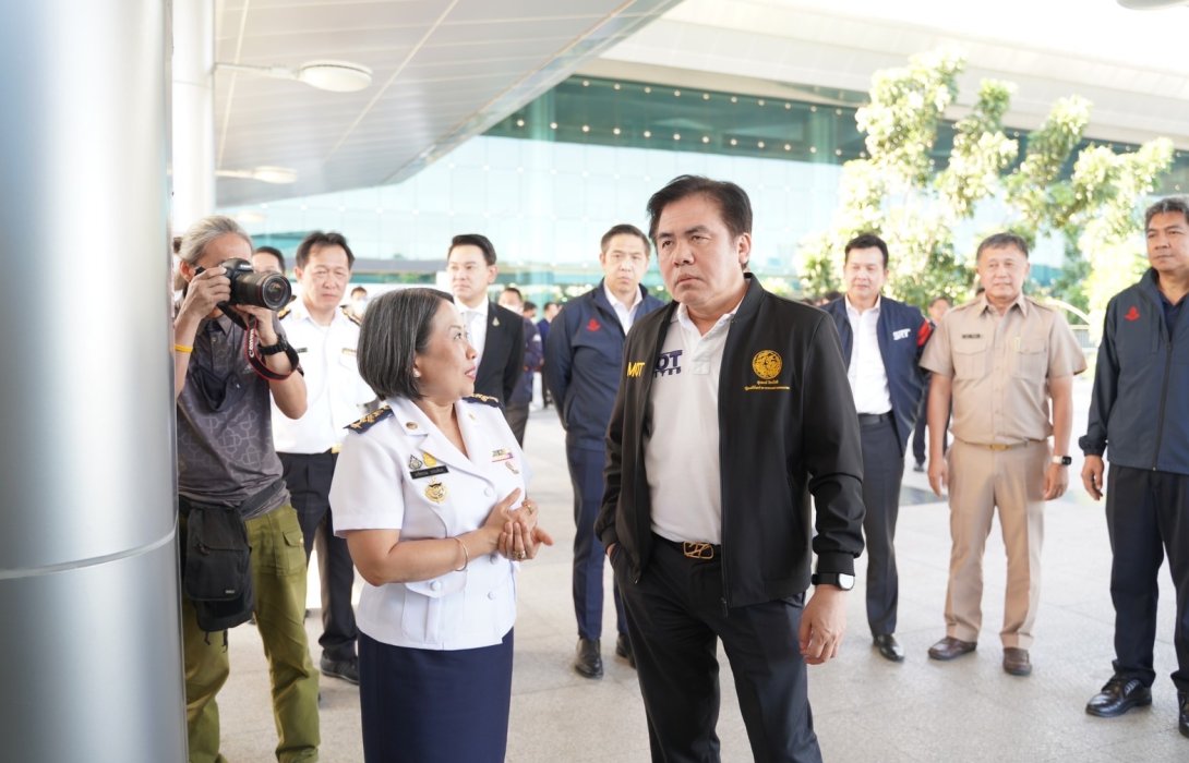 “สุรพงษ์” สั่ง บขส. จัดรถโดยสารกว่า 4,000 เที่ยว รับประชาชนกลับบ้านช่วงปีใหม่ มั่นใจไม่มีคนตกค้าง 