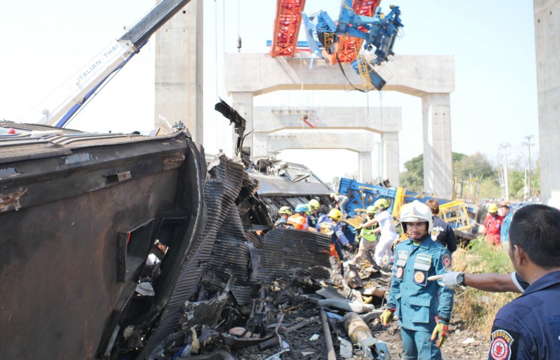 คปภ. โคราช รีบลงพื้นที่สีคิ้ว ติดตามเหตุเครนก่อสร้างรถไฟความเร็วสูงตกทับขบวนรถไฟ ที่จังหวัดนครราชสีมา ยืนยัน ดูแลสิทธิประโยชน์ด้านประกันภัยถูกต้องและเป็นธรรม