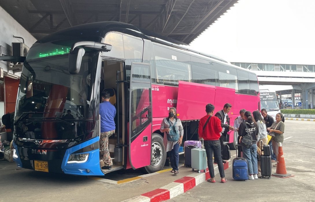 “บขส.” ชวนประชาชนจองตั๋วล่วงหน้า เดินทางไปใช้สิทธิ์เลือกตั้ง 8 ก.พ.69 เตรียมพร้อมรถโดยสาร – พนักงาน – สถานีขนส่งฯ อำนวยความสะดวก ปลอดภัยอย่างเต็มที่  