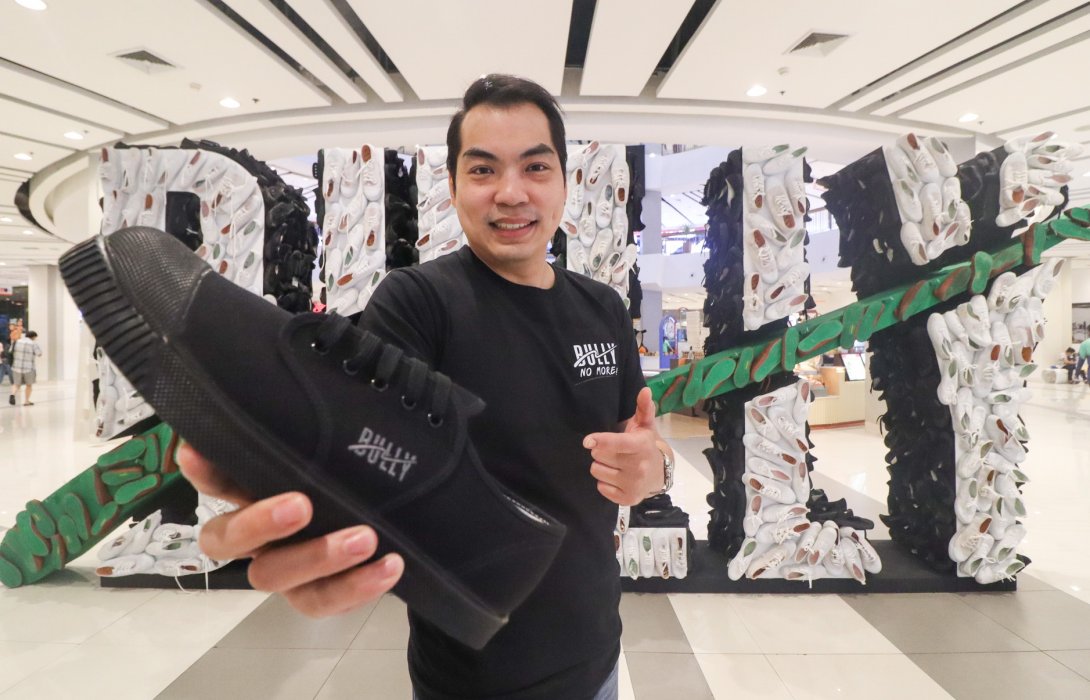 “นันยาง” ชี้ เปิดเทอมปีนี้ตลาดรองเท้านักเรียนในไทยคึกคัก เปิดตัว รองเท้าผ้าใบนักเรียนรุ่นพิเศษ “Nanyang ‘BULLY NO MORE’ Special Edition” ประกาศจุดยืนยุติปัญหาการบูลลี่ในโรงเรียนเขย่าตลาดรวมมูลค่า 5 พันล้านบาท  