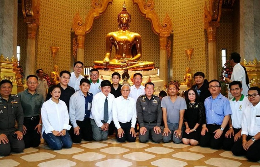 “พล.อ.เอกชัย ศรีวิลาส นำคณะฯ เข้ากราบเจ้าคุณธงชัย”