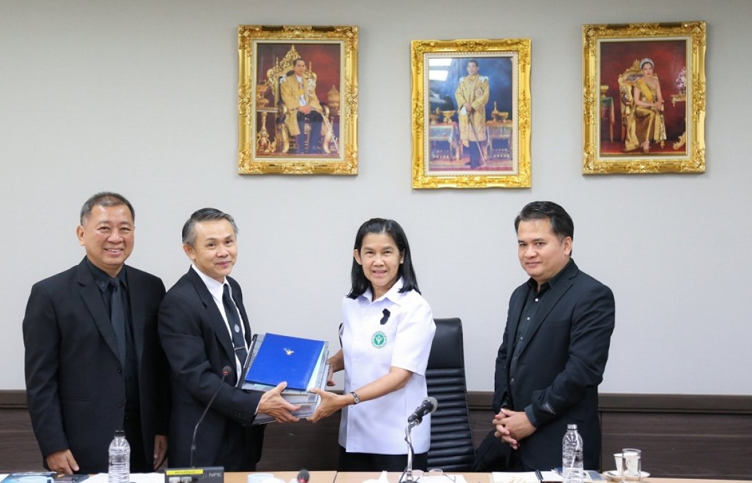 อธิบดีกรม สบส.มอบนโยบายแก่บุคลากรในสังกัด มุ่งมั่นพัฒนาสุขภาพประชาชนอย่างมืออาชีพให้สมกับยุคไทยแลนด์ 4.0