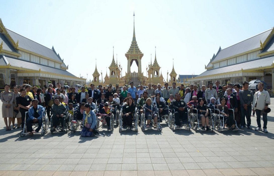 พก.นำคณะคนพิการทั่วประเทศร่วมเข้าชมนิทรรศการพระเมรุมาศ