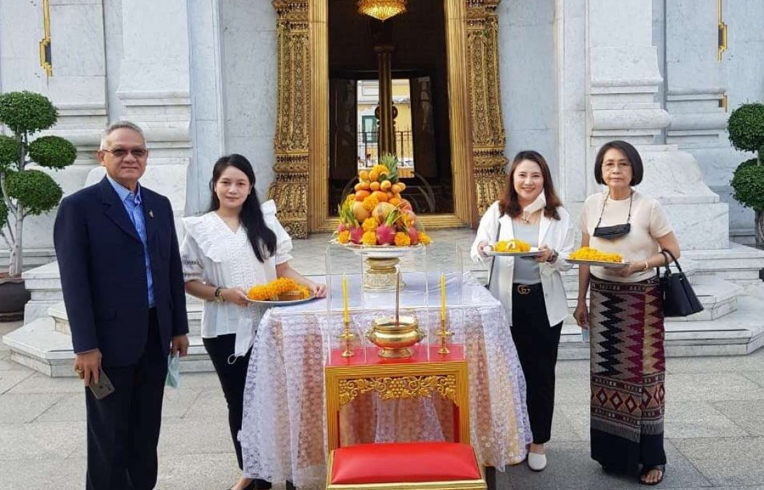 ประธานสภาภัญชา-กัญชงขอพรศาลหลักเมือง  