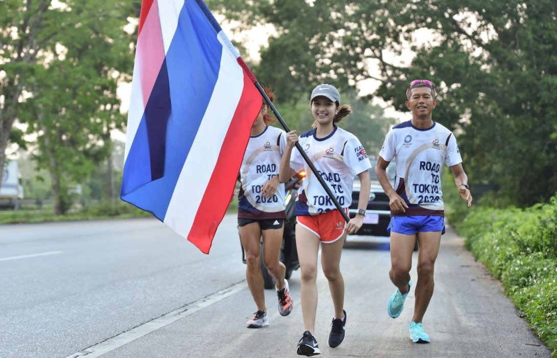 ชาวสงขลา-พัทลุง วิ่งฝ่าสายฝนเย็นชุ่มฉ่ำ รวมพลังใจวิ่งธงชาติไทย ส่งใจให้ทัพนักกีฬาไทยสู้ศึกโอลิมปิก โตเกียวเกมส์ 
