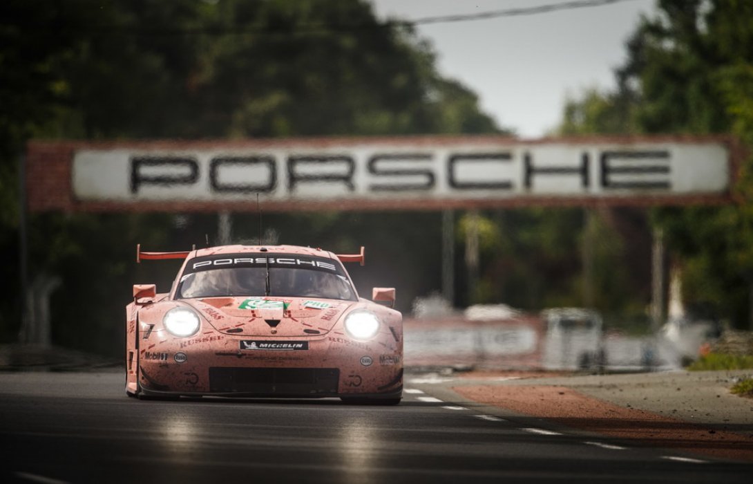 Fritz Enzinger ส่งมอบ Porsche Motorsport ให้แก่ Thomas Laudenbach