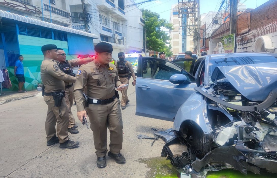 “รองต่อ” ชื่นชมตำรวจขอนแก่น ใช้ยุทธวิธีสยบหนุ่มคลั่งขับรถชนทั่วเมือง