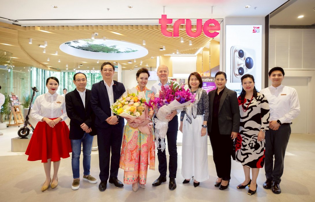 ทรูเปิดบ้าน ‘True Branding Shop’ สาขาใหม่ Dusit Central Park ต้อนรับแขกพิเศษ “คุณศุภจี สุธรรมพันธุ์” ชูคอนเซ็ปต์พื้นที่เทคโนโลยีอนาคตสำหรับคนเมือง
