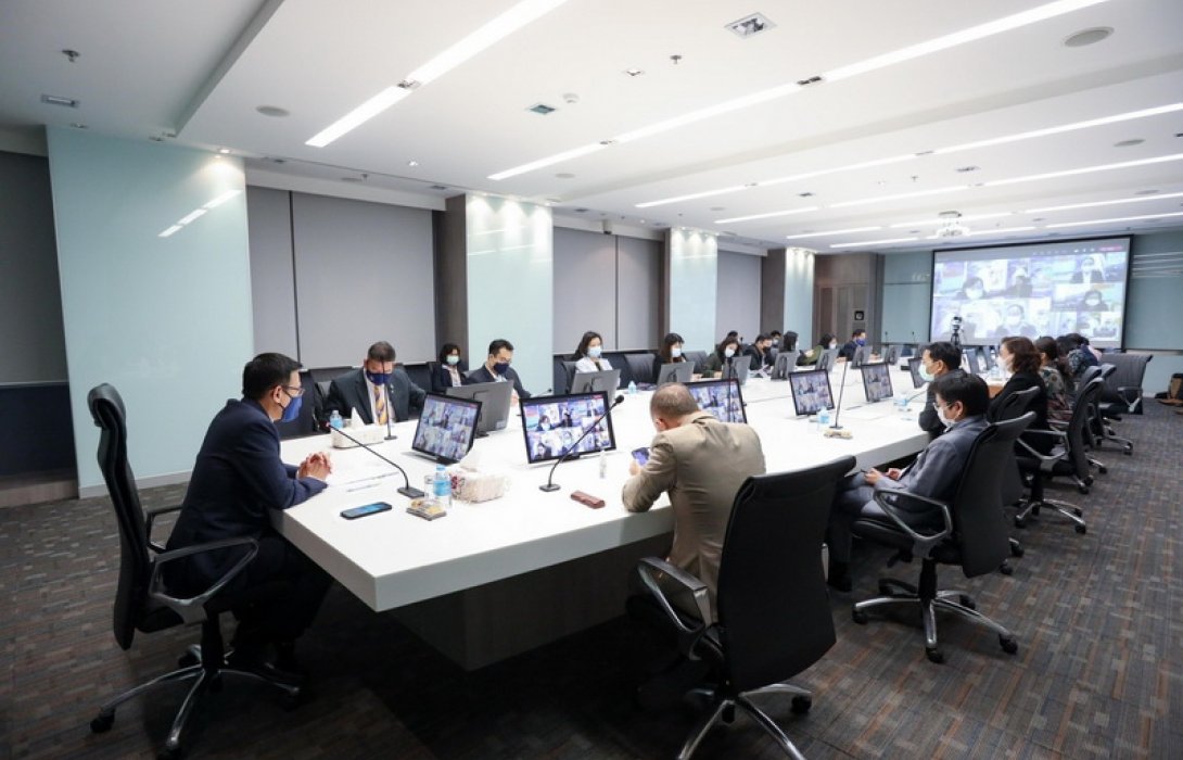 เลขาธิการ คปภ. เปิดกลุ่มไลน์ War Room : COVID # OIC ติดตามและนำระบบประกันภัยเยียวยาสถานการณ์โควิด-19 ตลอด 24 ชั่วโมง