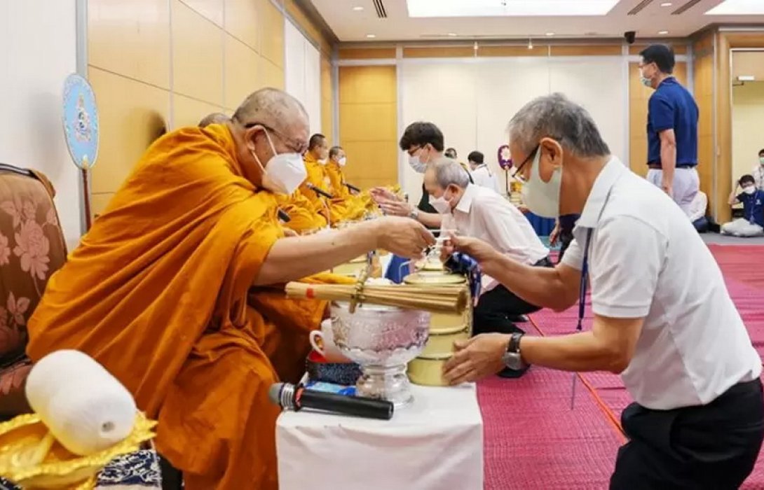 กรุงเทพประกันภัยทำบุญเพื่อความเป็นสิริมงคลในวาระครบรอบ 75 ปี