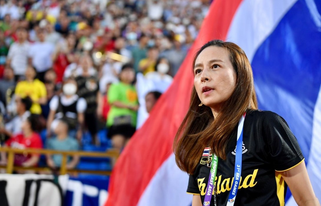 มาดามแป้ง-นวลพรรณ ล่ำซำ คว้ารางวัลอันทรงเกียรติ “บุคคลดีเด่นผู้พัฒนาวงการกีฬาไทย” จาก SIAMRATH ONLINE AWARD 2022