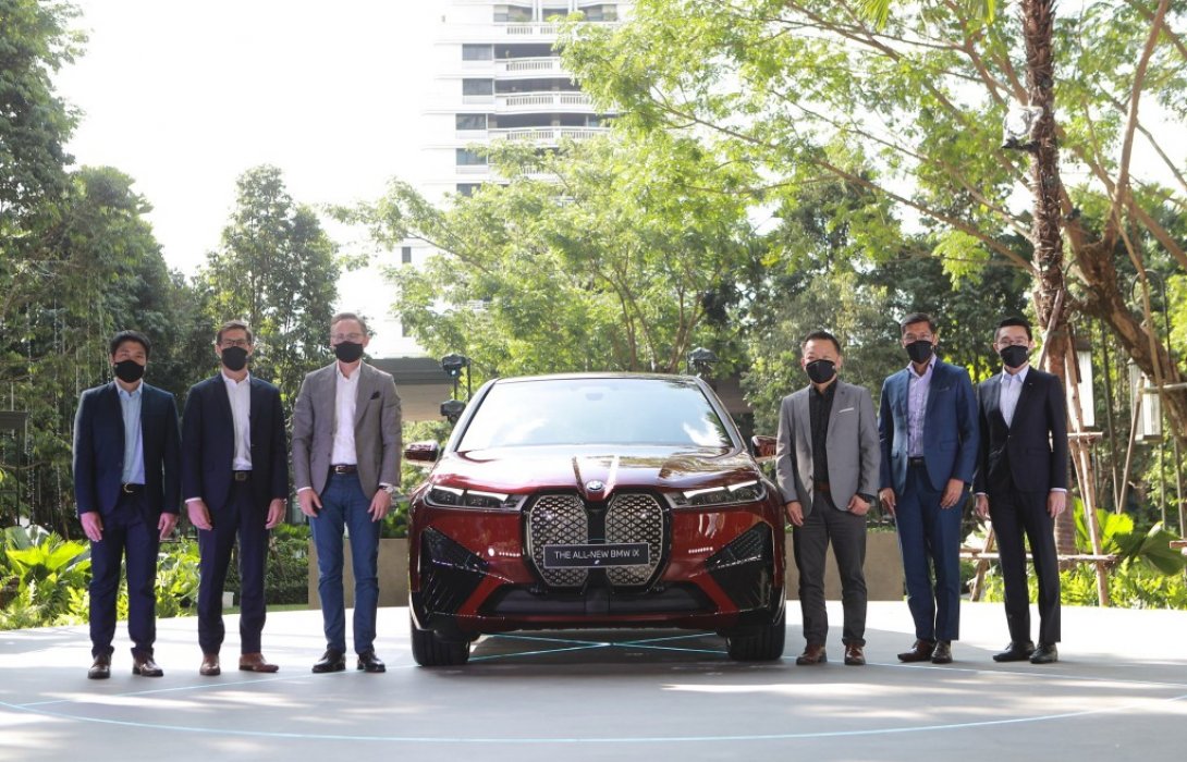 ‘บีเอ็มดับเบิลยู’เปิดรถยนต์ไฟฟ้าสปอร์ตอเนกประสงค์ บีเอ็มดับเบิลยู iX และ บีเอ็มดับเบิลยู iX3 