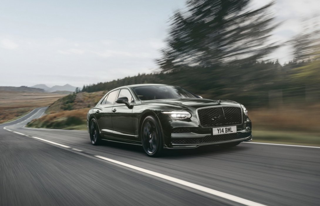 เบนท์ลีย์ มอเตอร์ส เปิดตัว New Flying Spur พร้อมพลิกโฉมยนตรกรรมหรูสู่ซูเปอร์คาร์ 4 ประตูพันธุ์สปอร์ตเจนใหม่