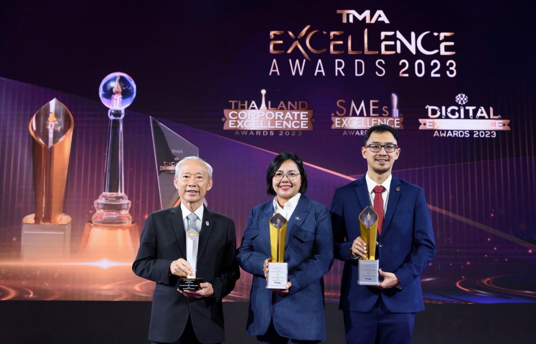 ทีทีบี พร้อมลูกค้าธุรกิจ ร่วมคว้า 2 รางวัล จากเวที SMEs Excellence Awards 2023 ตอกย้ำความเป็นพันธมิตรช่วยผลักดัน SME เติบโตอย่างยั่งยืน