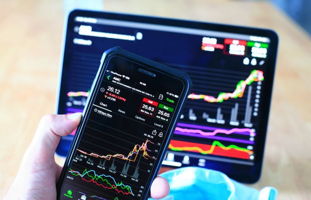 “ASIA PLUS” คาดการณ์ตลาดหุ้นไทยหนุน SET ปรับขึ้นแรง แนะเลือกลงทุน MTC – PTT – AAV