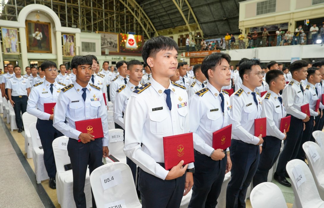 การรถไฟฯ จัดพิธีมอบประกาศนียบัตรให้แก่นักเรียนวิศวกรรมรถไฟ ประจำปีการศึกษา 2566