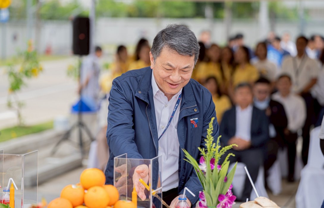 EBM ทำบุญเสริมสิริมงคล ครบรอบ 2 ปี  เปิดให้บริการเชิงพาณิชย์รถไฟฟ้ามหานคร สายนัคราพิพัฒน์ (สายสีเหลือง) 