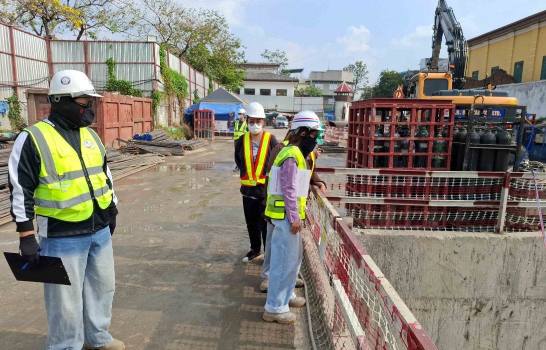 รฟม. ลงพื้นที่ตรวจสอบการดำเนินงานลดผลกระทบด้านสิ่งแวดล้อมในช่วงเวลากลางวัน การก่อสร้างโครงการรถไฟฟ้าสายสีม่วง ช่วงเตาปูน - ราษฎร์บูรณะ (วงแหวนกาญจนาภิเษก)