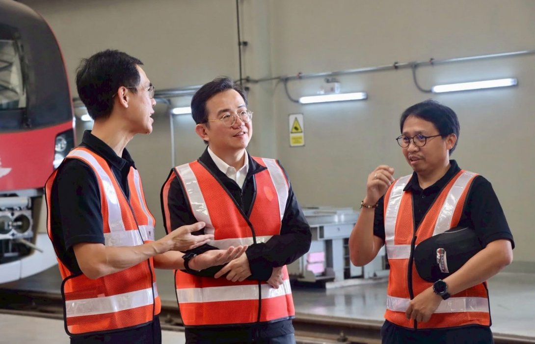 “กรมราง“ เดินหน้าลงพื้นที่ศูนย์ซ่อมฯ รถไฟฟ้าสายสีแดง ดันมาตรฐานช่วงล่าง เสริมความปลอดภัยระบบรางไทย