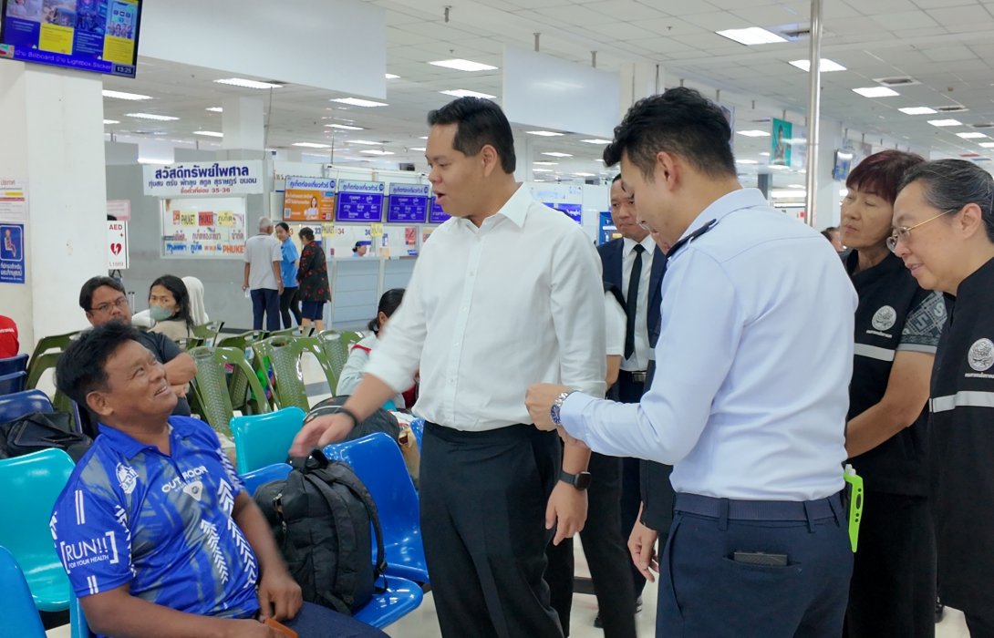 “สรรเพชญ” ลงพื้นที่สายใต้ ตรวจความพร้อมรับสงกรานต์ คุมเข้มความปลอดภัยผู้โดยสารทุกสถานี