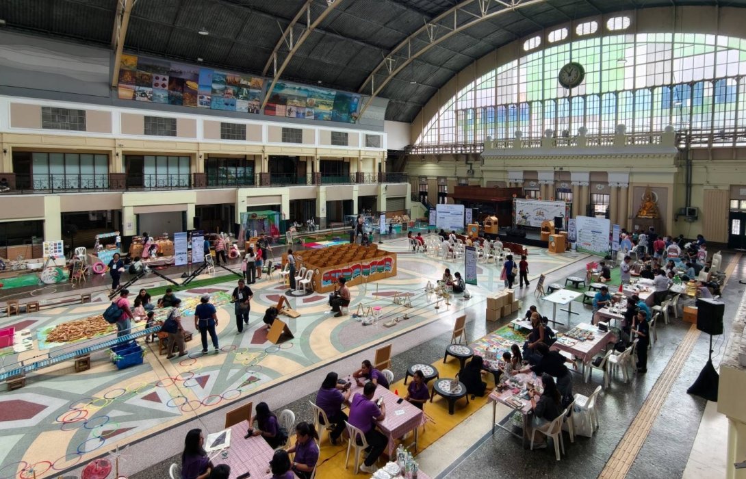 การรถไฟฯ เปิด “หัวลำโพง” เป็นพื้นที่สร้างสรรค์เพื่อชุมชน เปิดงาน “เทศกาลกรุงเทพเมืองเล่นได้” มุ่งเปลี่ยนสถานีประวัติศาสตร์สู่ศูนย์กลางการเรียนรู้และจินตนาการ