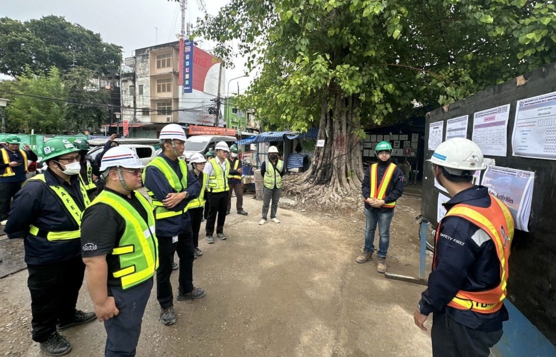 คปอ. รฟม. เดินหน้าตรวจสอบความปลอดภัยในการก่อสร้าง Safety Cross Site Audit โครงการรถไฟฟ้าสายสีม่วง ช่วงเตาปูน - ราษฎร์บูรณะ (วงแหวนกาญจนาภิเษก) 