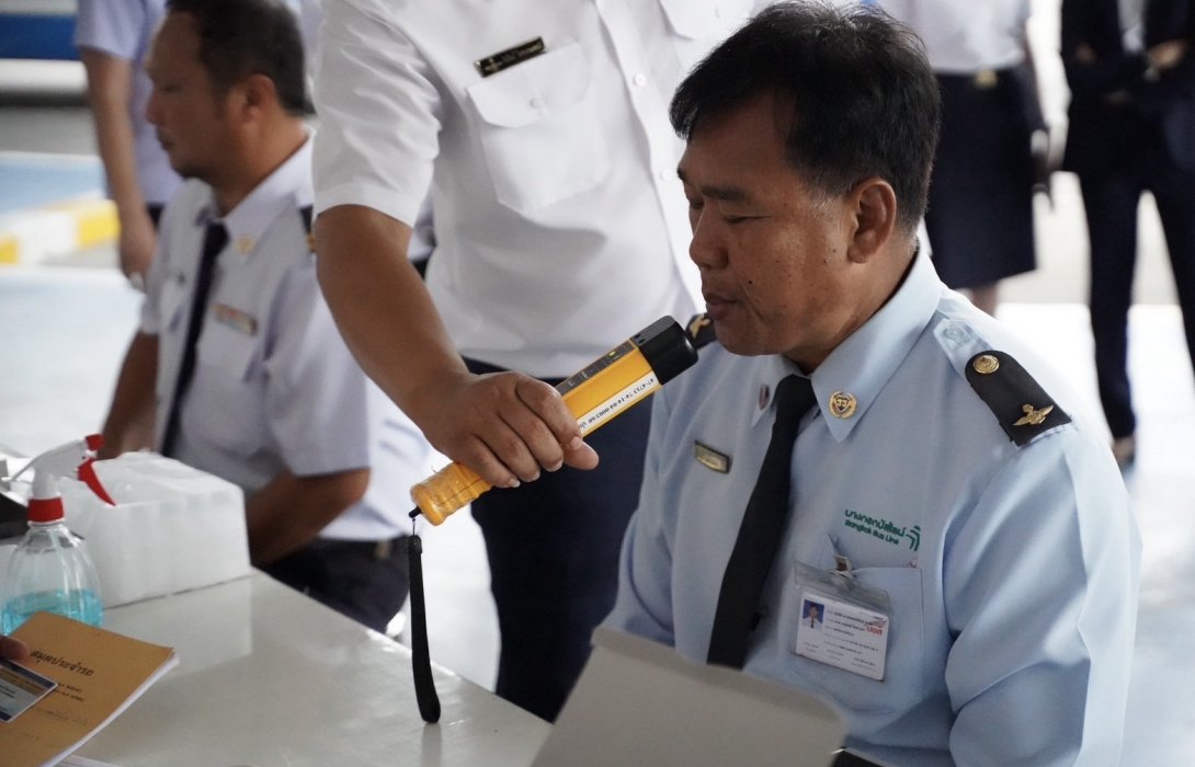 “BKS” รับนโยบาย “สิริพงศ์” ตรวจเข้มสารเสพติดพนักงานขับรถโดยสารบริษัท และรถร่วมฯ ณ หมอชิต 2 สร้างความเชื่อมั่นให้ประชาชน ยกระดับความปลอดภัยขนส่งสาธารณะ