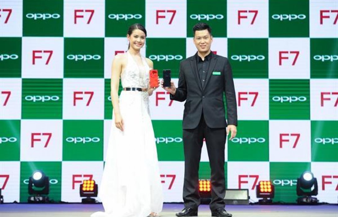เวทีลุกเป็นไฟ! “ญาญ่า” โชว์สุดพีค ในงานเปิดตัวเพื่อนใหม่คนสนิท “OPPO F7” 