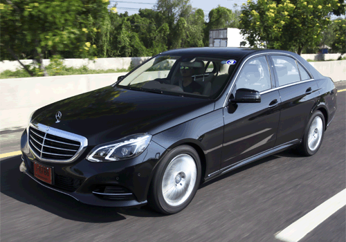 E300 BlueTEC HYBRID Executive ขับมันส์ สนุกกับอินเตอร์เน็ต